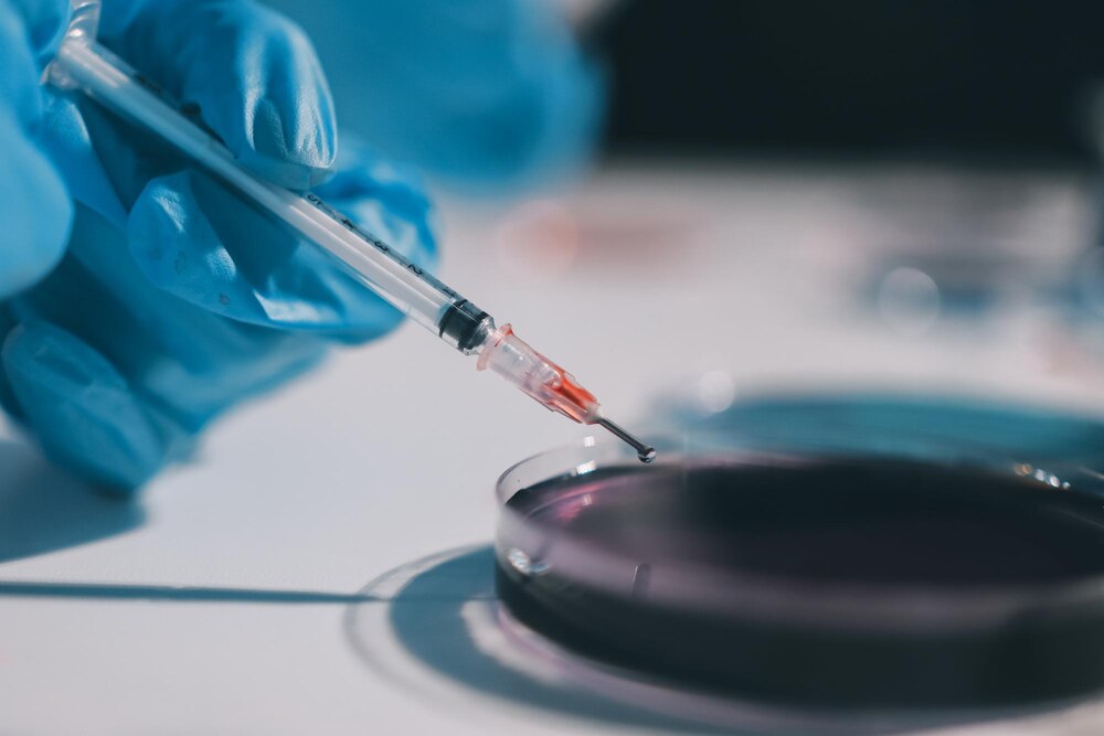 Cancer Vaccines in 2025: Latest Breakthroughs in mRNA and DNA Immunotherapy